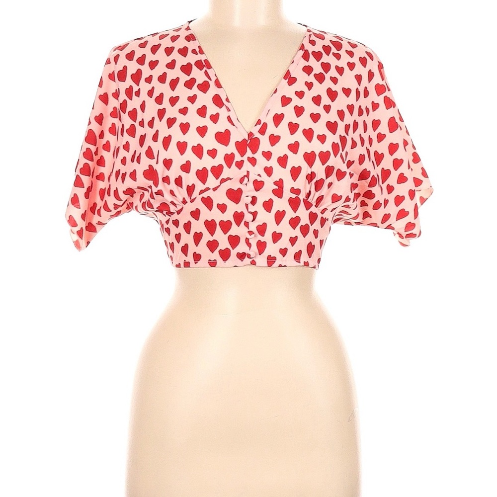 Vibrant Heart Pattern V-Neck Crop Top